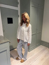 Kallie pyjamassæt med kirsebær - Hvid/blå