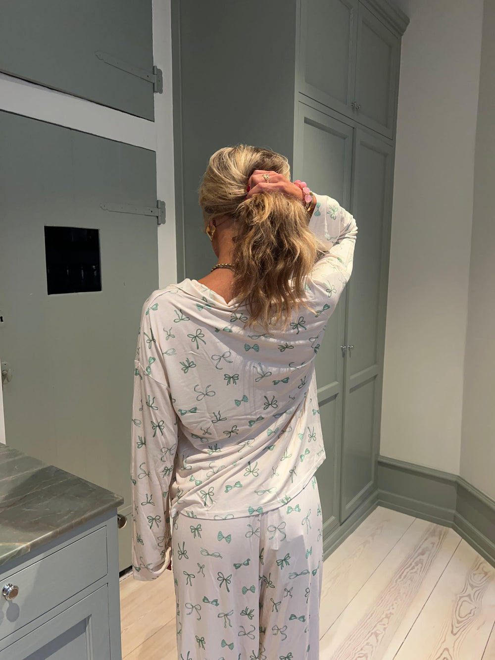 Linnea pyjamasbluse med sløjfer - Off white