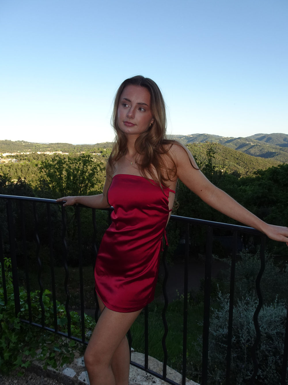 Siena satin bandeaukjole - Rød