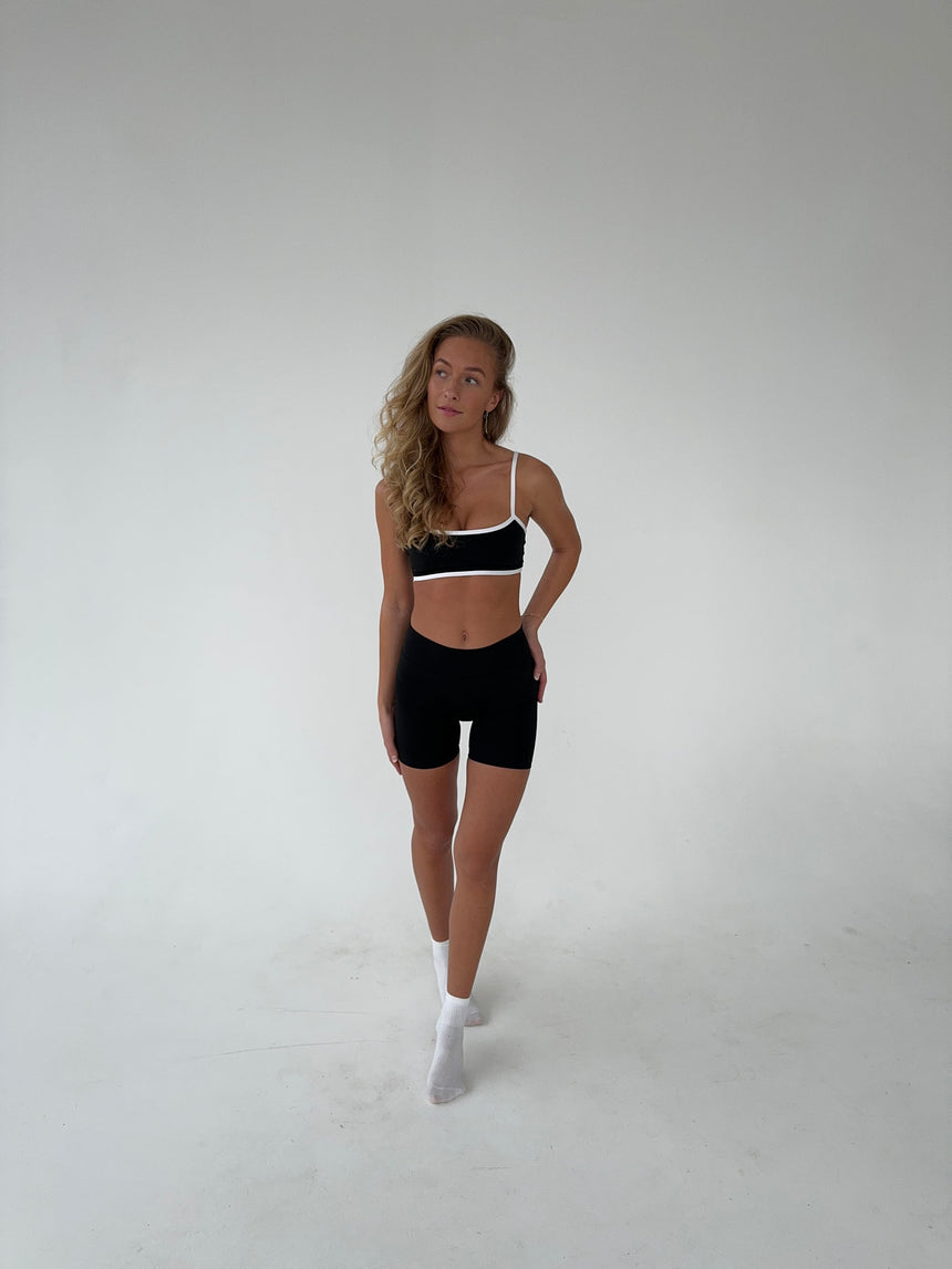 Essential shorts - Jet Black