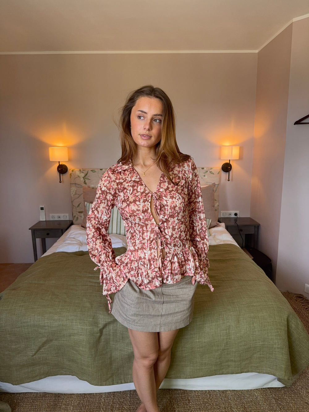 Silina bluse med blomster - Lyserød/brun