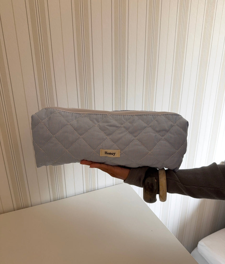 Honey stor toilettaske med striber - Lyseblå/hvid
