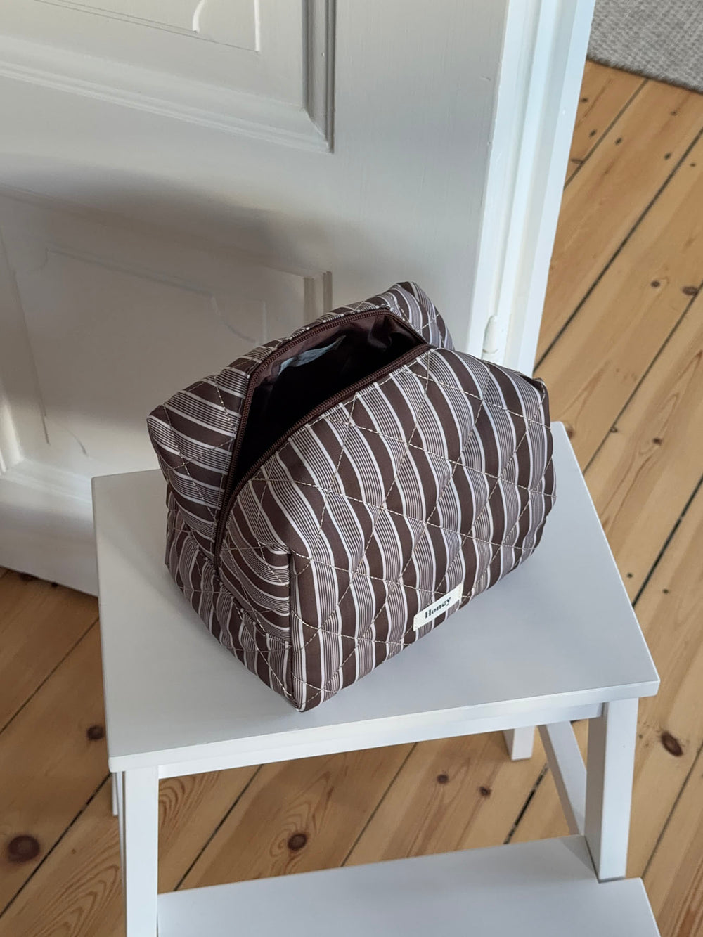 Honey stor toilettaske med striber - Brun/hvid