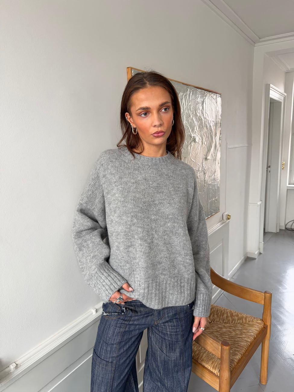Vicky striktrøje med ribdetaljer - Grå