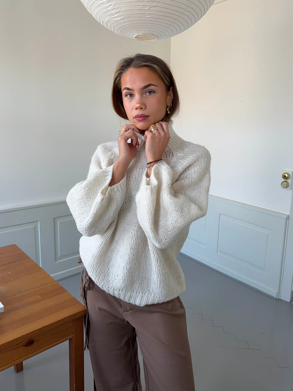 Aire striktrøje med turtleneck - Off white