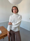 Aire striktrøje med turtleneck - Off white