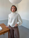 Aire striktrøje med turtleneck - Off white