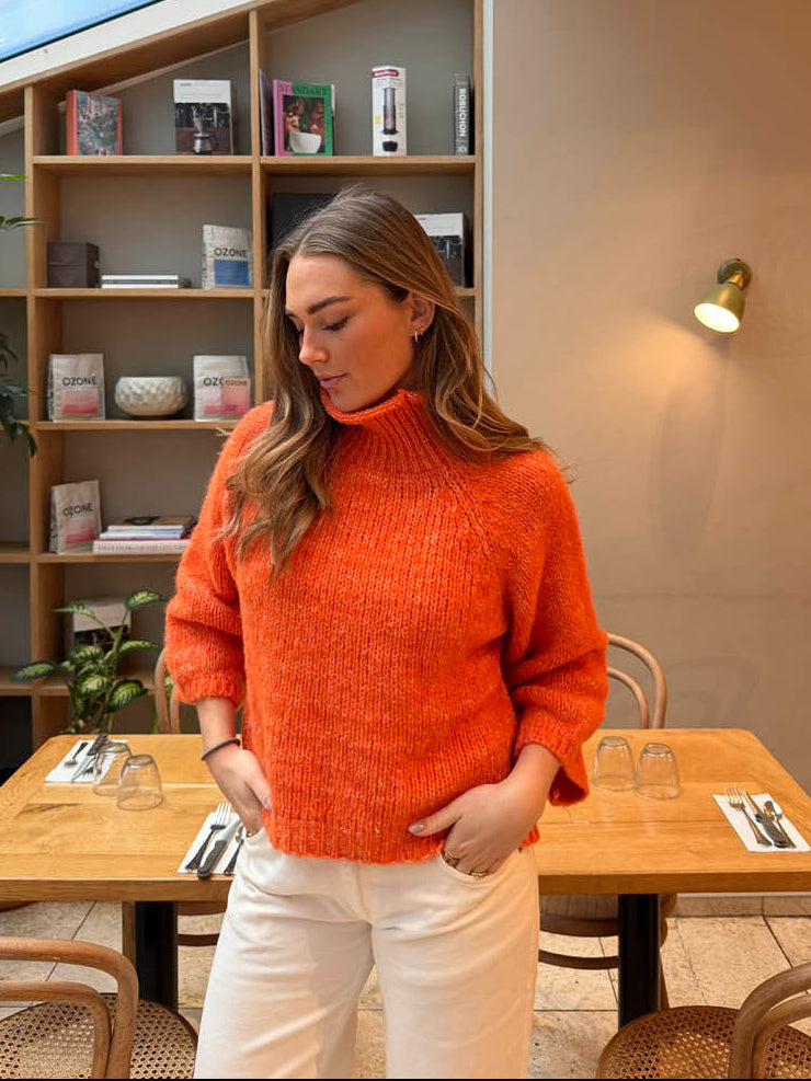Aire striktrøje med turtleneck - Orange