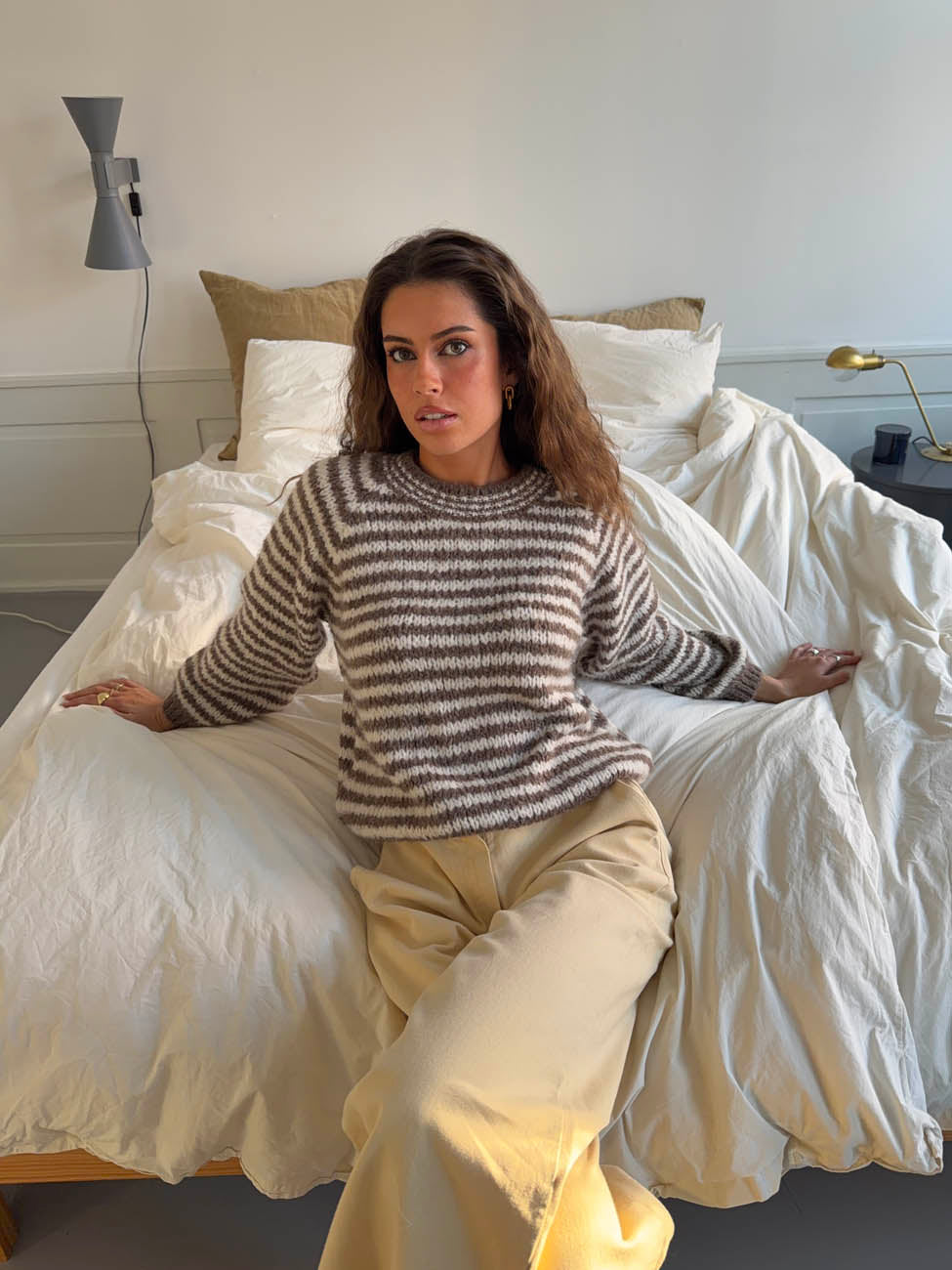 Zeya striktrøje med striber - Hvid/taupe