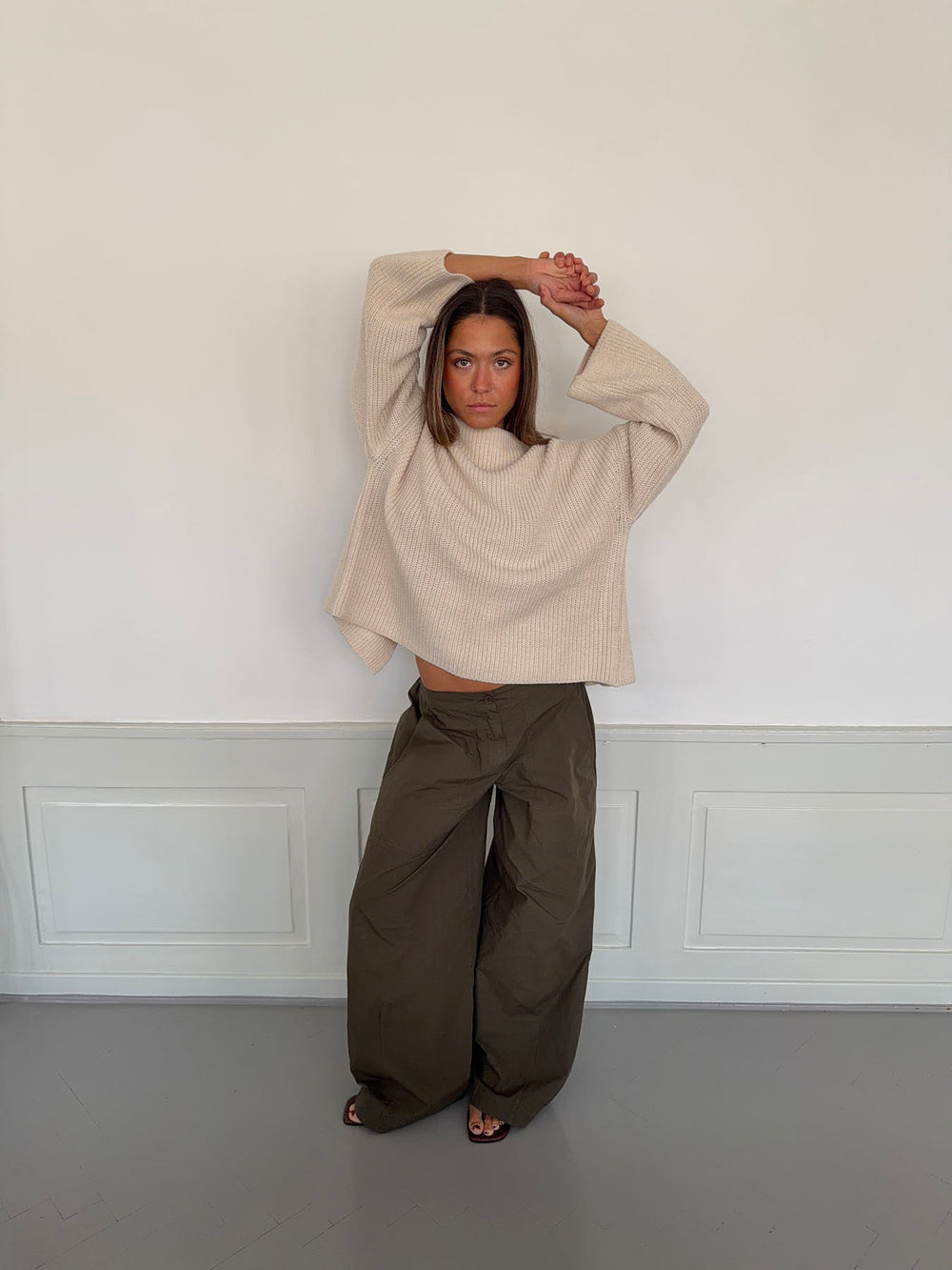 Cholana striktrøje med åben ryg - Beige