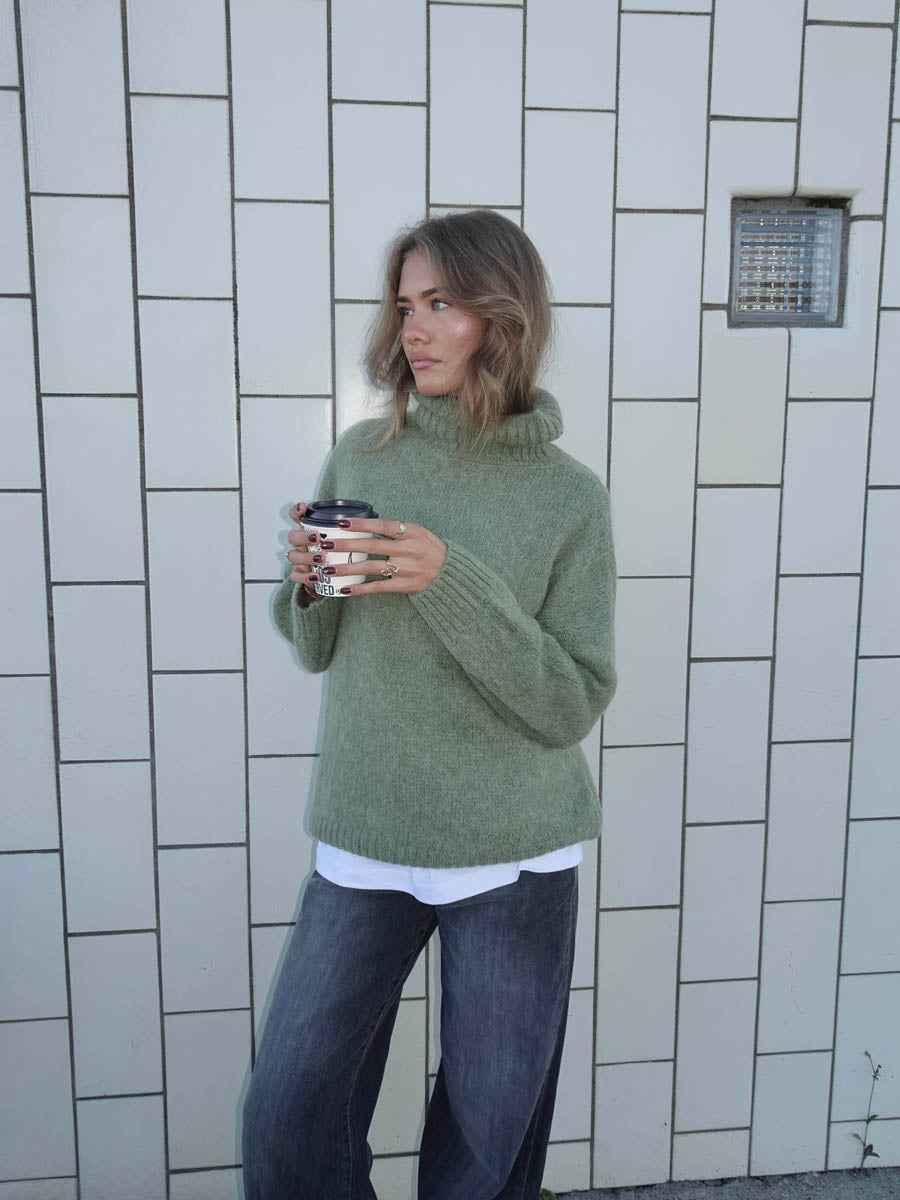 Idun striktrøje med turtleneck - Kaki