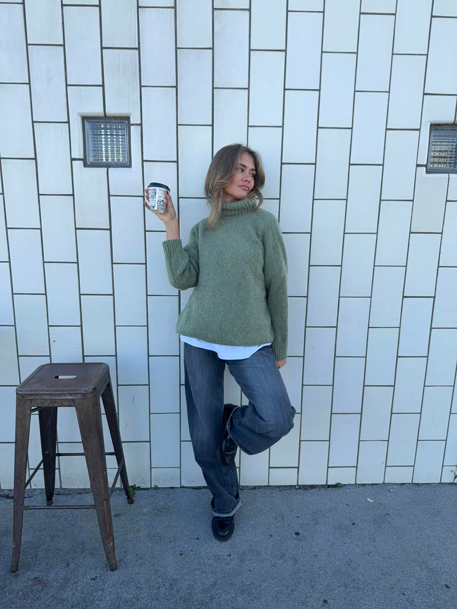 Idun striktrøje med turtleneck - Kaki