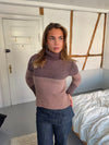 Swela striktrøje med turtleneck - Mørkebrun/lyserød