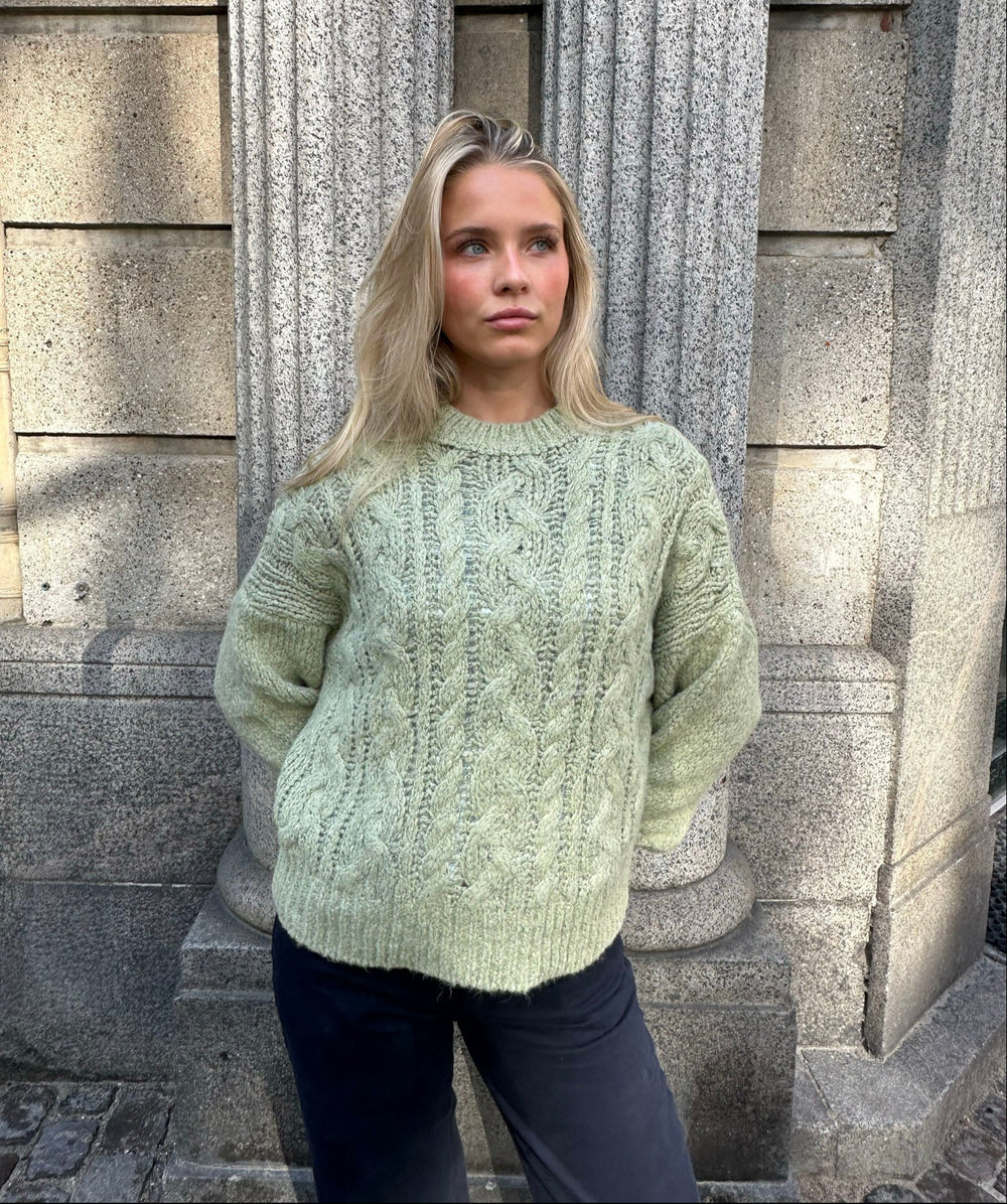 Raffaella kabelstrik med ballonærmer - Sage grøn