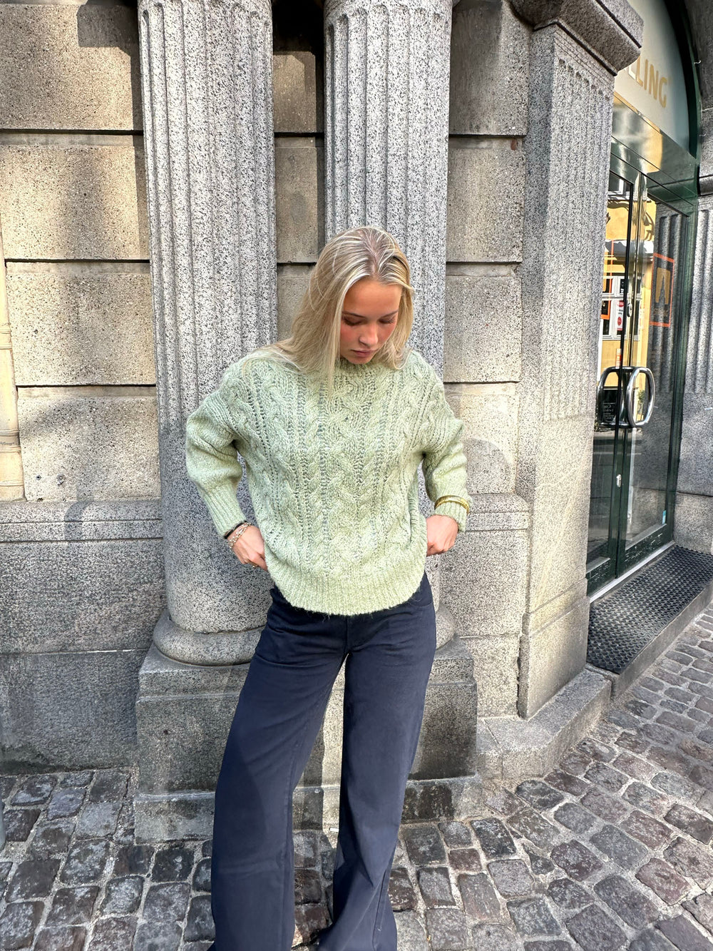 Raffaella kabelstrik med ballonærmer - Sage grøn