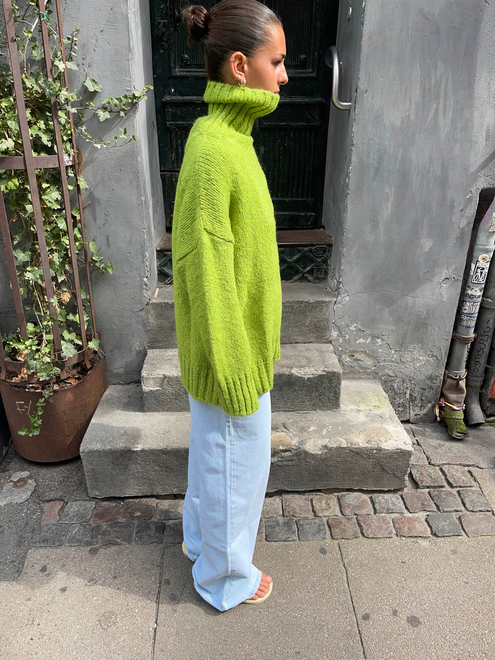 Valdamara oversized striktrøje med turtleneck - Limegrøn