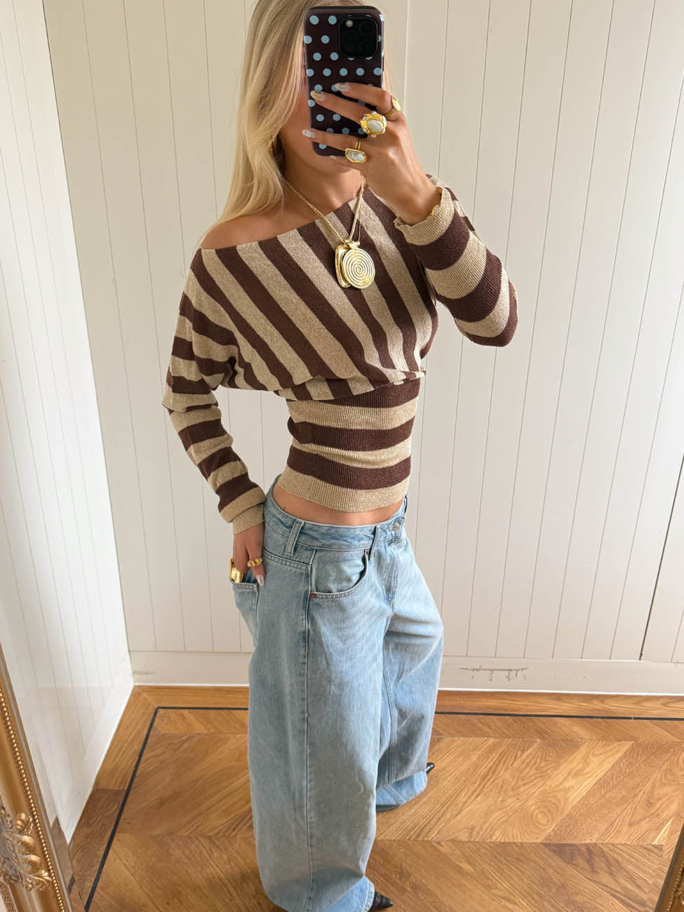 Scandivv tætsiddende bluse med glitter - Brun/guld