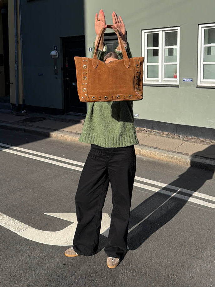 Lyra taske med nitter - Karamelfarvet