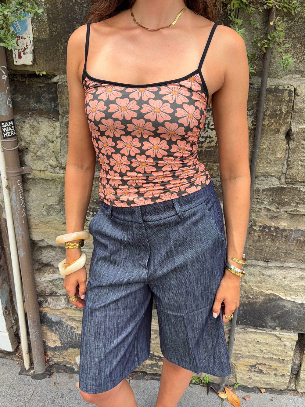 Rania top med blomster - Sort/orange