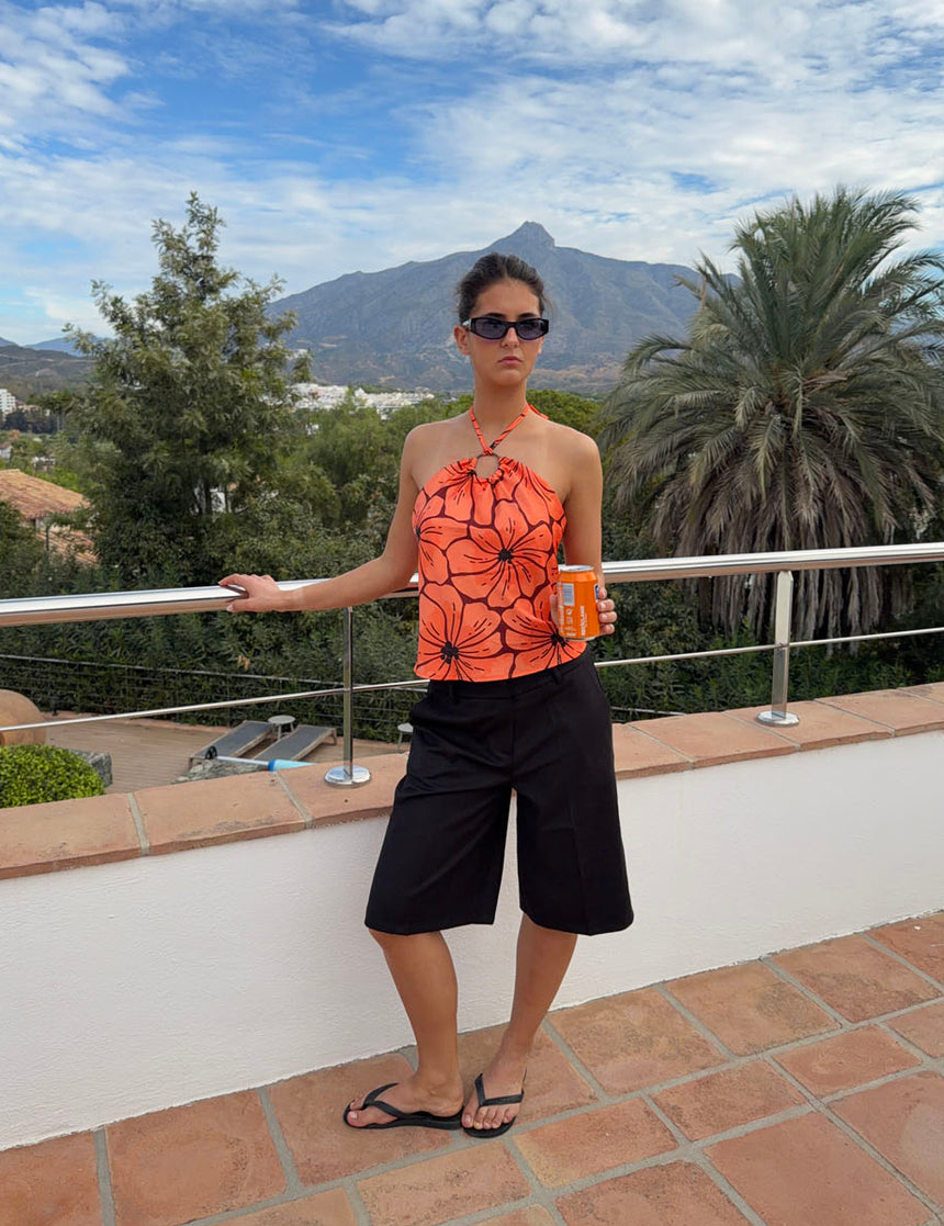 Sibilia top med blomster - Orange/sort