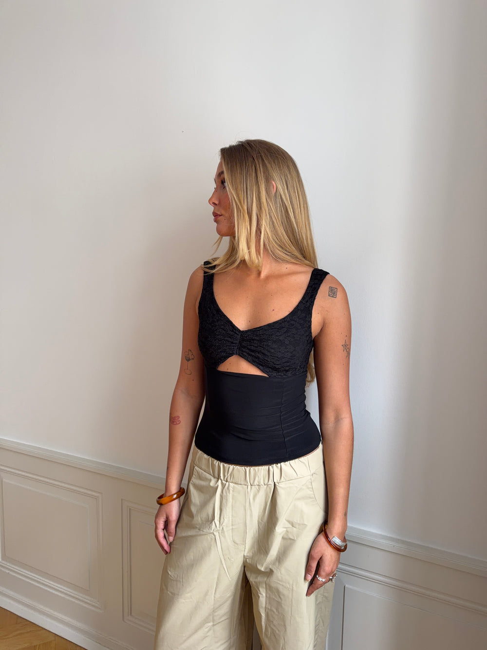 Lana top med blonder - Sort