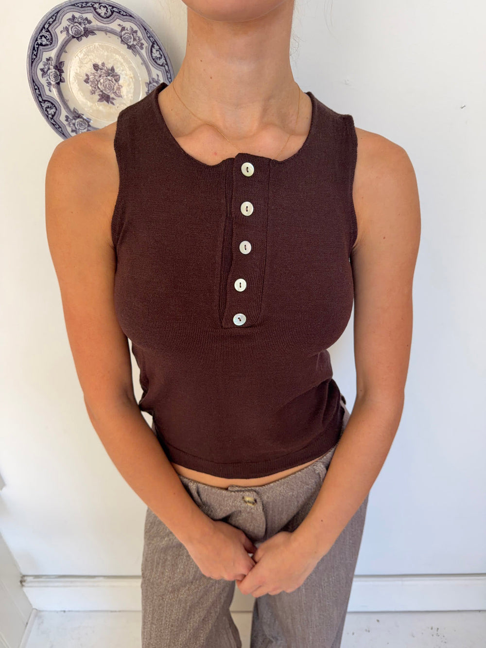 Dilly top med knapper - Brun