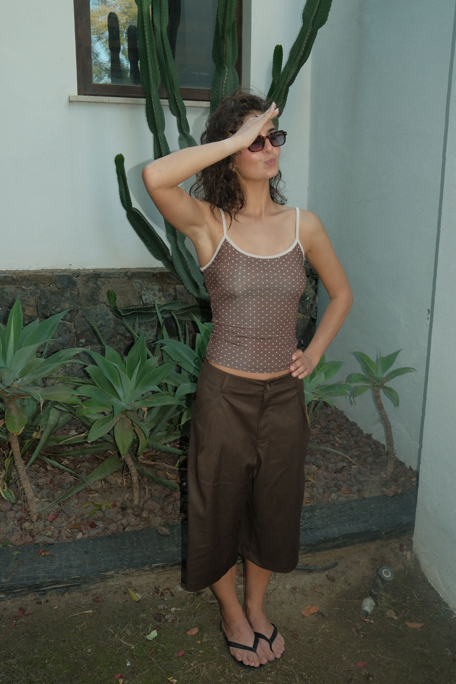 Esmaralda top med polkaprikker - Brun/beige