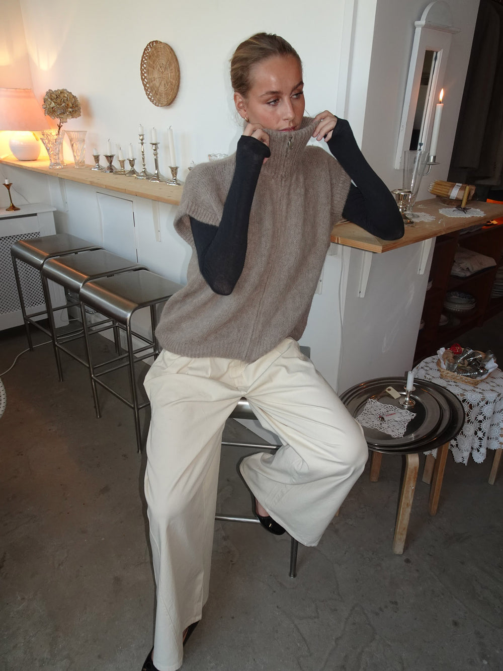 Fiona vest med høj hals - Beige