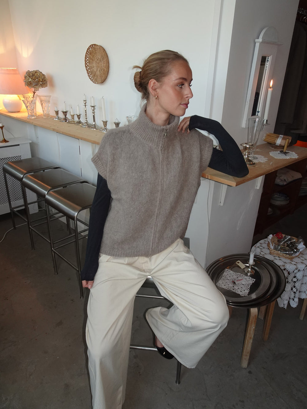 Fiona vest med høj hals - Beige