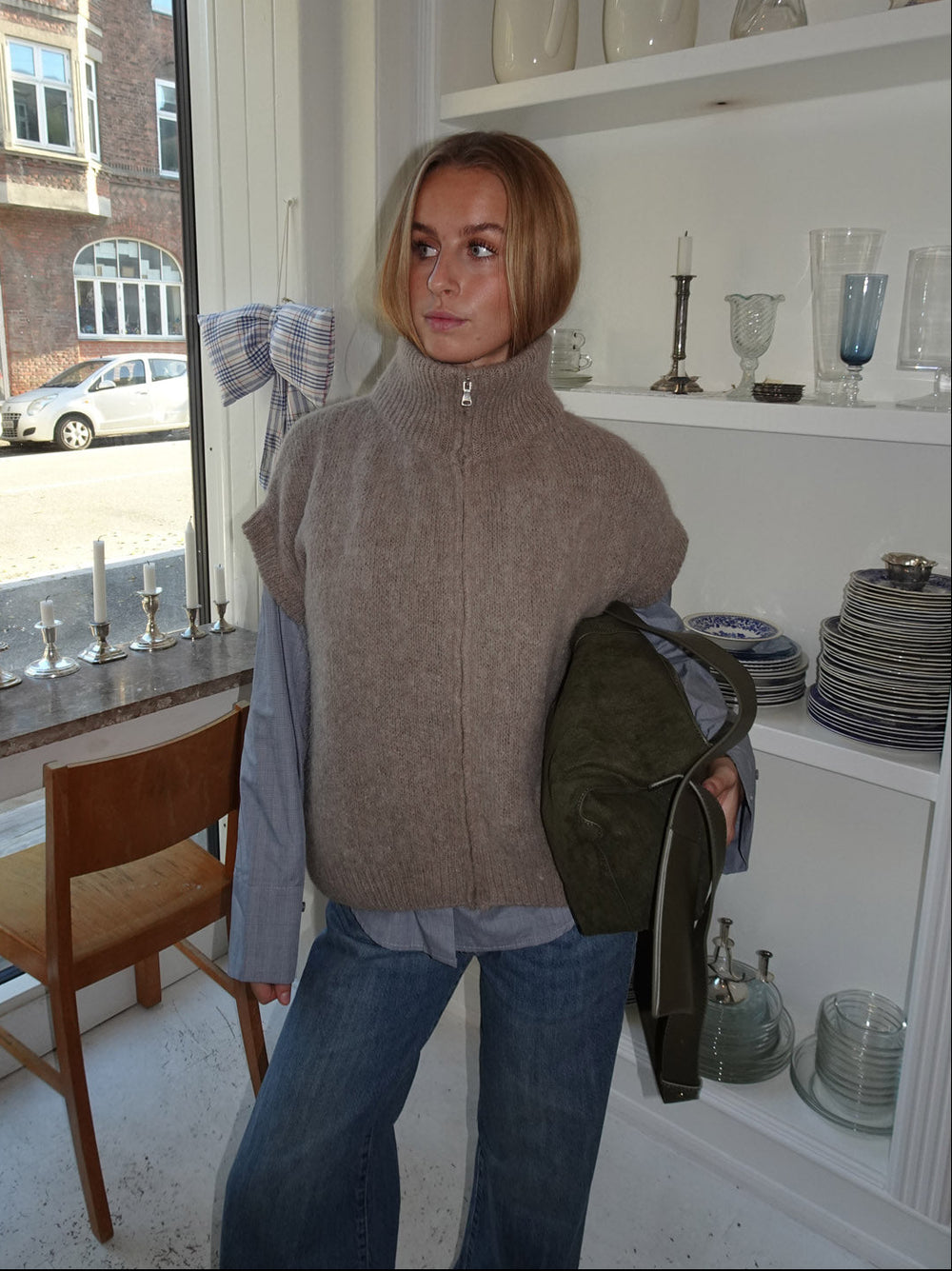 Fiona vest med høj hals - Beige