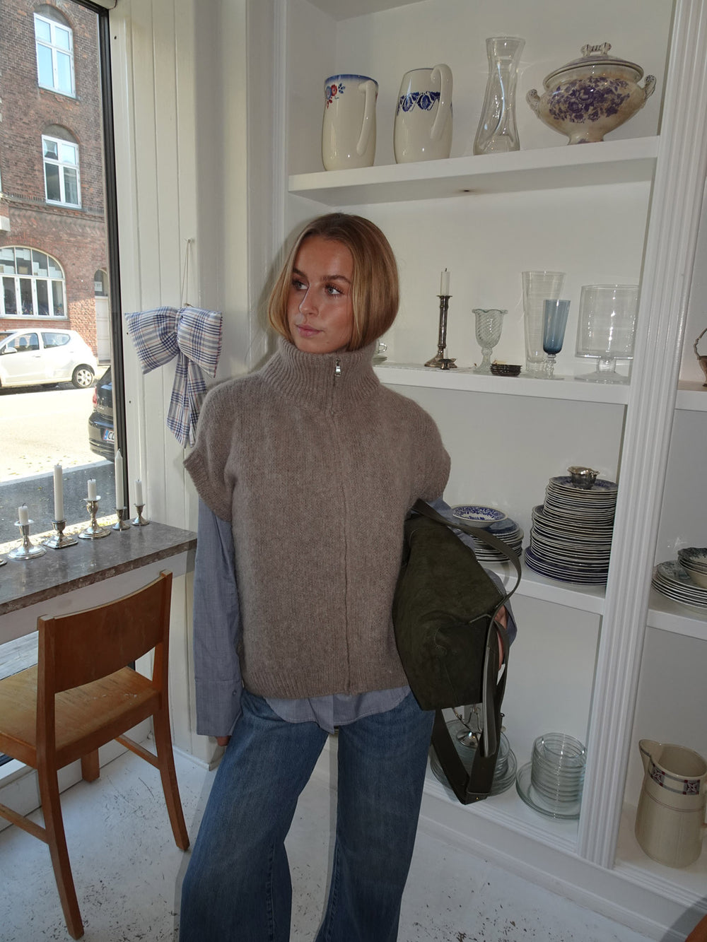 Fiona vest med høj hals - Beige