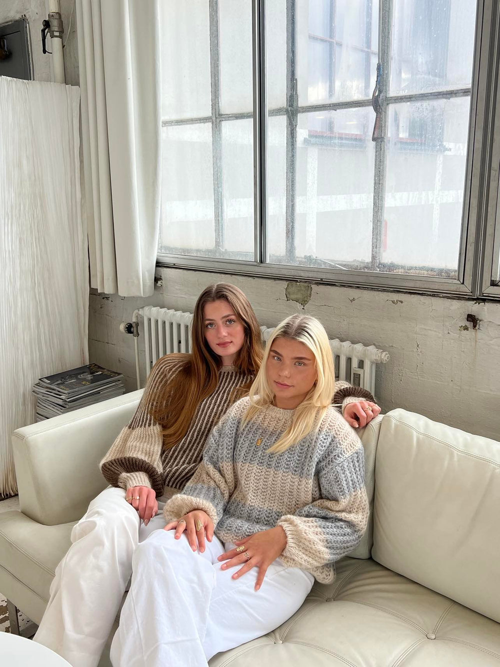 Melly striktrøje med striber - Beige/grå