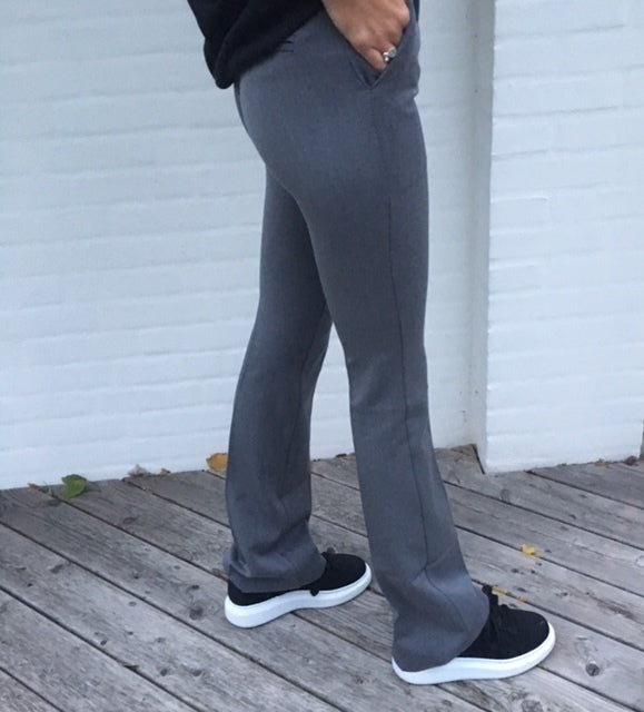 Flare bukser grå med lommer