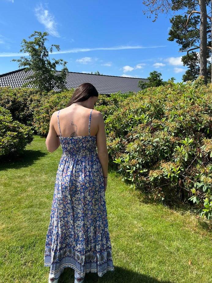 Anastasia maxikjole med mønster - Blå